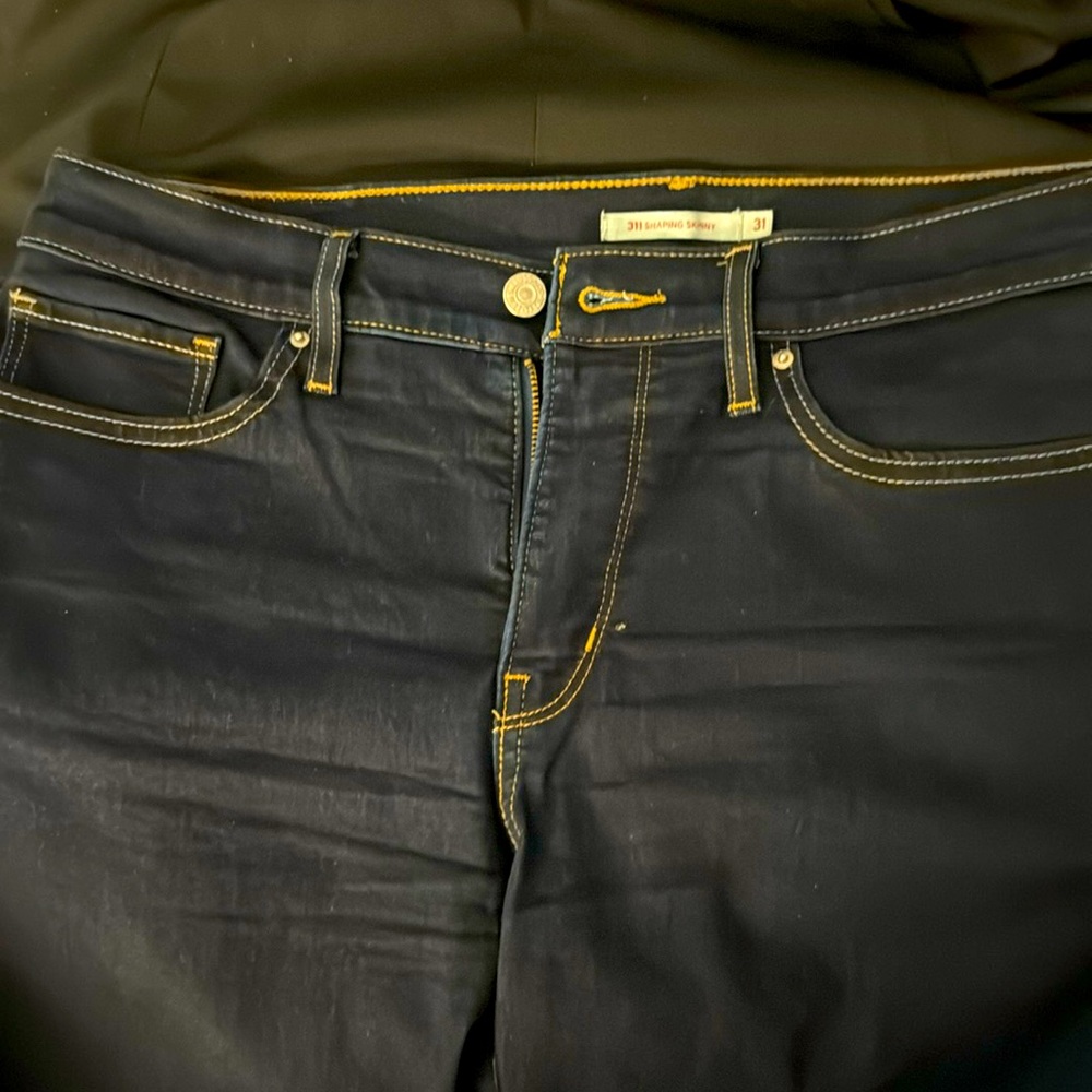 LEVI’S - BRAND NEW - WITHOUT TAGS